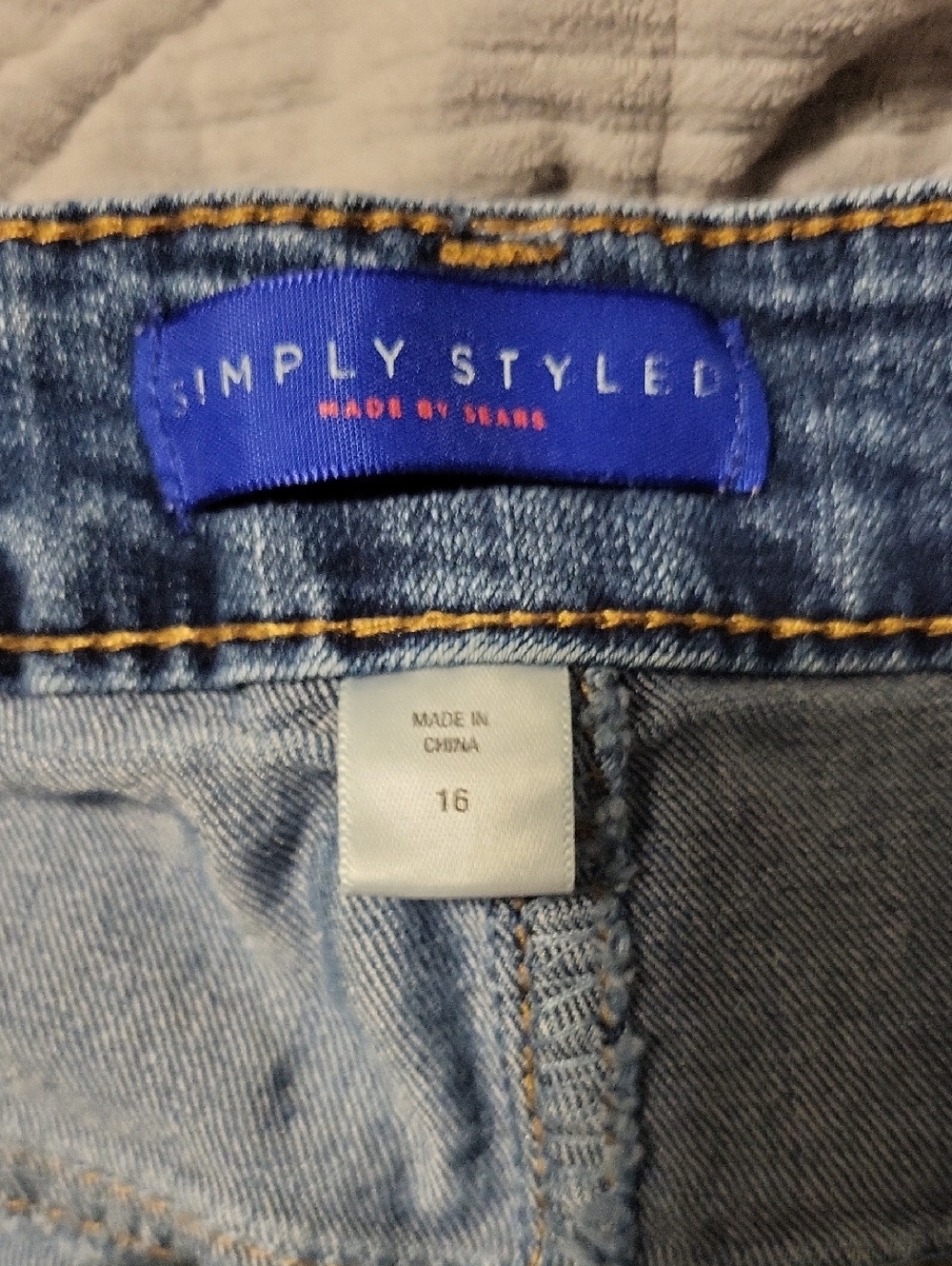 Simply Styled Bermuda Shorts - Picture 8 of 8